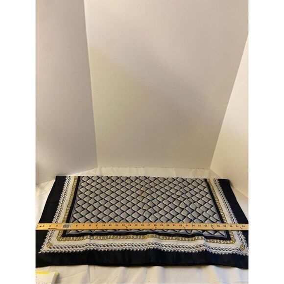 Equestrian scarf navy gold 33"x34" not branded - Picture 2 of 4